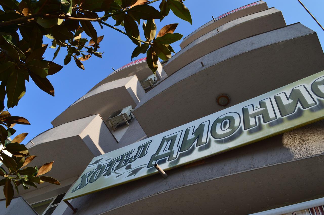 פטריך Dionis Hotel מראה חיצוני תמונה