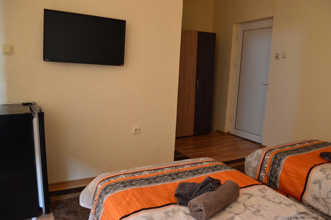 פטריך Dionis Hotel מראה חיצוני תמונה
