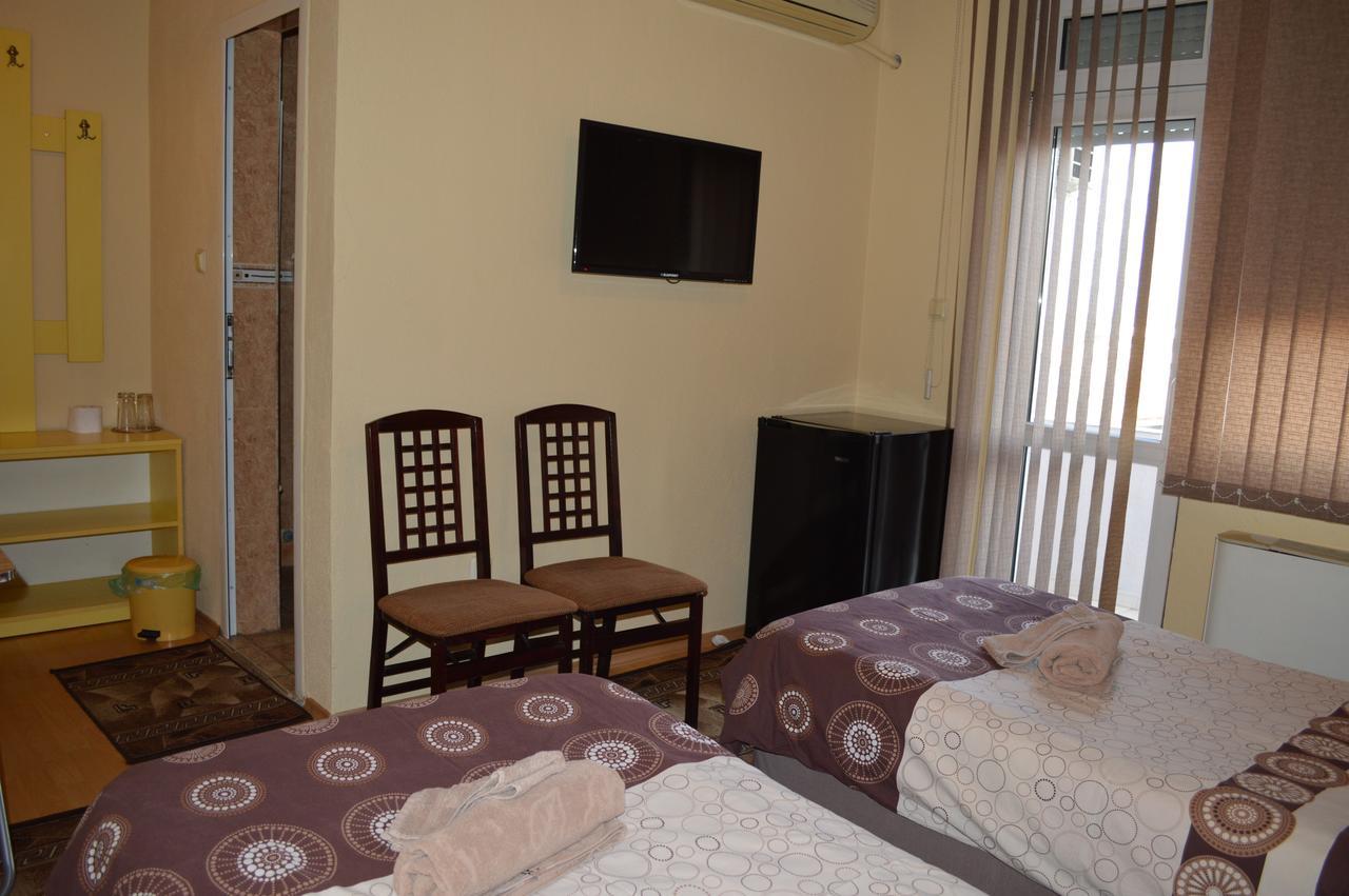 פטריך Dionis Hotel מראה חיצוני תמונה
